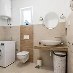 Vesna شقة سكرادين