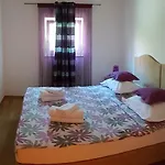 Vesna شقة سكرادين